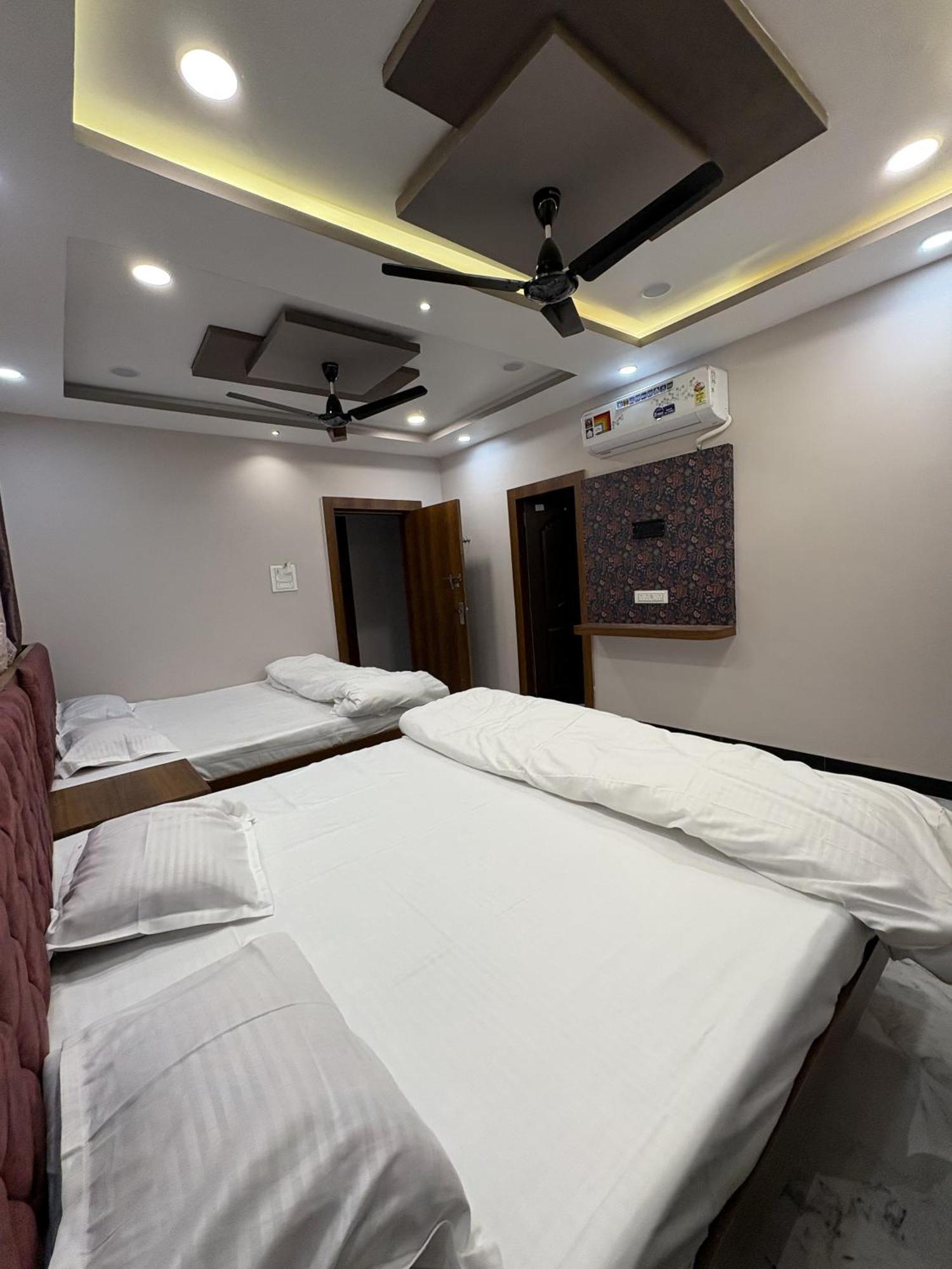 Shree Trilokeshwar Guest House อุจเจน ภายนอก รูปภาพ